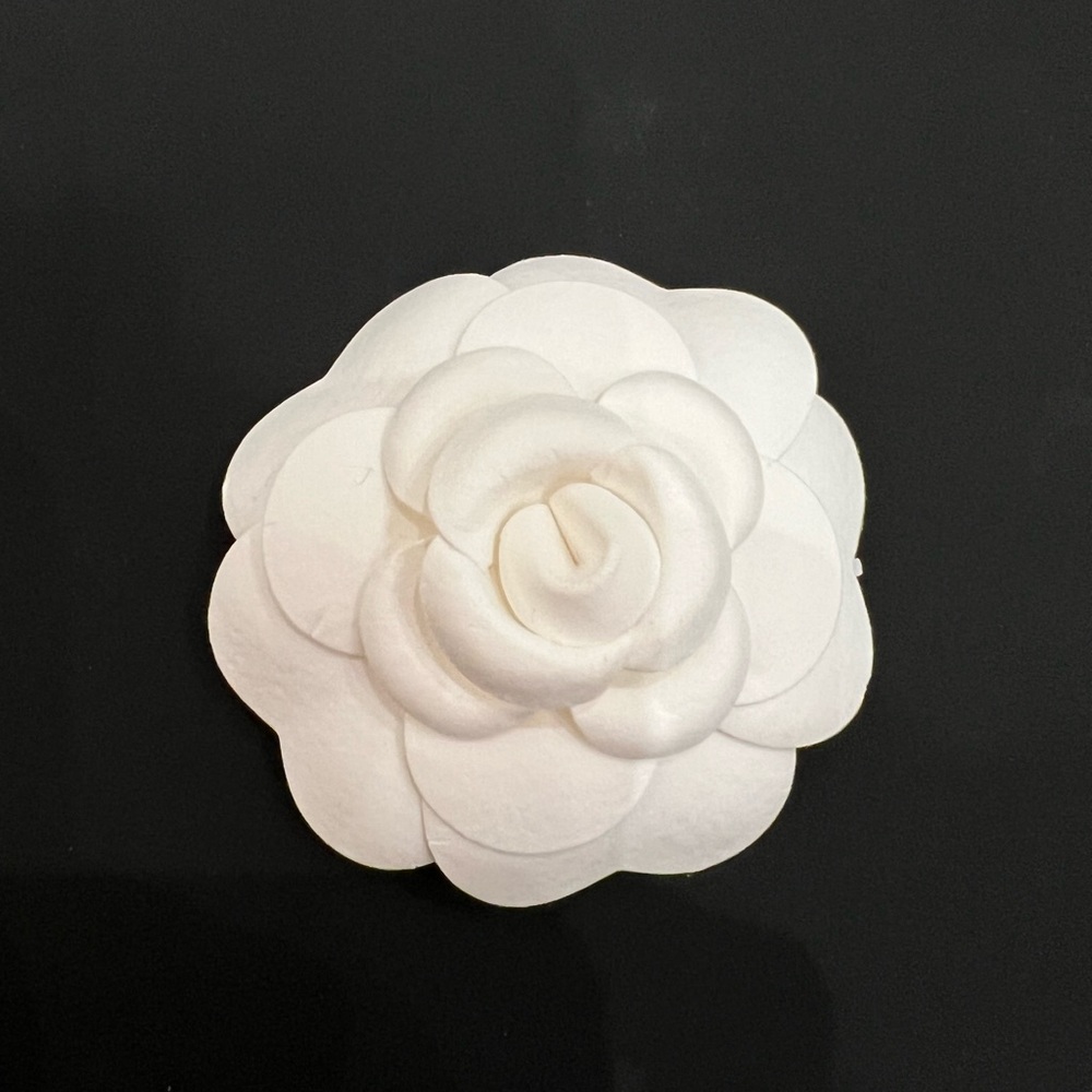 Chanel Ribbon with Flower - Picture 2 of 7